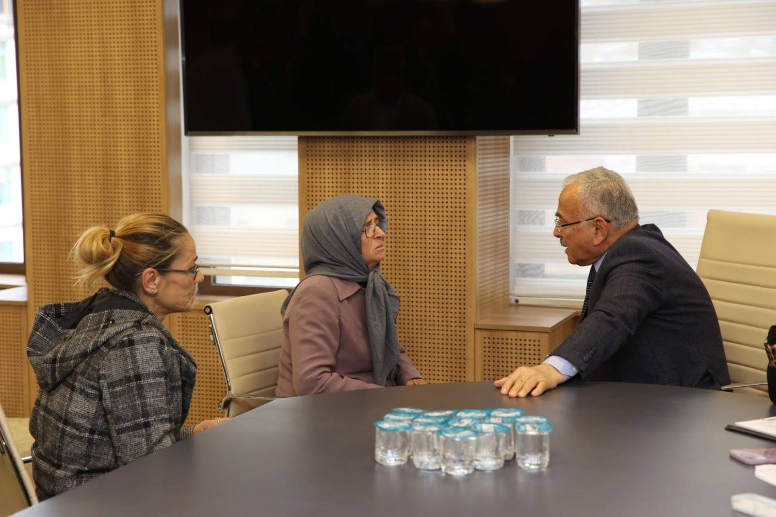 BAŞKAN GÜLER HALKI DİNLİYOR